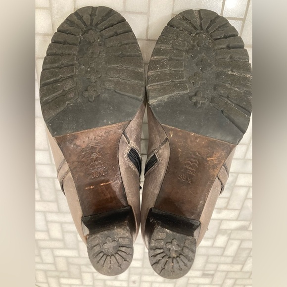 ITALIAN GREY LEATHER BOOTS - Size 7 1/2 (38 1/2) - Picture 7 of 13